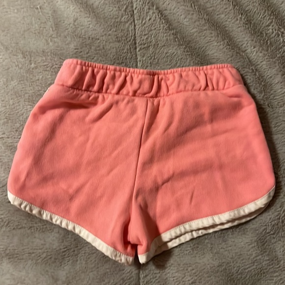 Kids Gap shorts - Picture 2 of 3